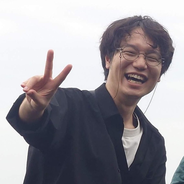 長谷川友哉
